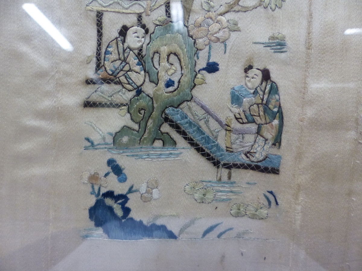 A PAIR OF CHINESE CREAM SILK SLEEVE PANELS EMBROIDERED WITH LADIES AND CHILDREN IN AND ABOUT - Image 22 of 24