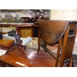 A EDWARDIAN MAHOGANY OVAL TABLE ON CARVED COLUMN AND SCROLLING BRACKET TRIPOD TOGETHER WITH AN OVAL