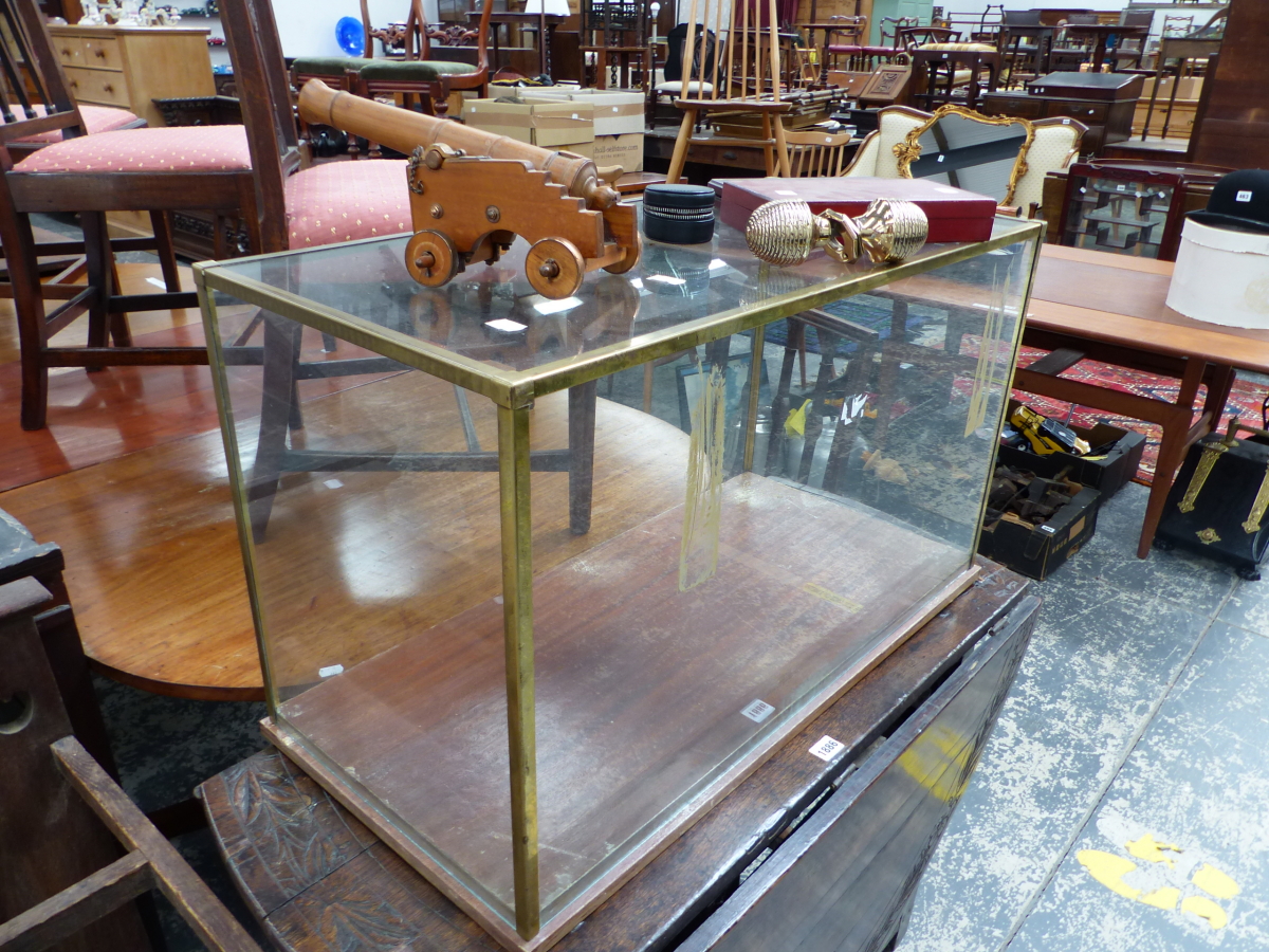 A LARGE BRASS BOUND TABLE TOP MODEL DISPLAY CASE, MODEL CANNON, WINE ACCOUTREMENTS, ETC. - Image 2 of 10