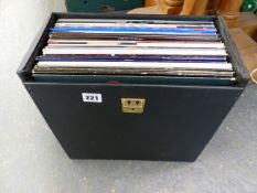 APPROXAMATLEY THIRTY LP RECORDS INC. QUEEN, STATUS QUO, E NOW COMPILATIONS