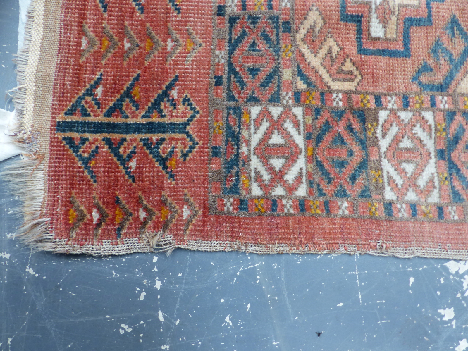 AN ANTIQUE ERSARI BAG FACE 136 x 93cm - Image 2 of 6