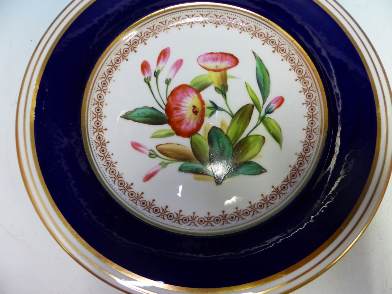 A LATE 19th C. ENGLISH PORCELAIN DESSERT SERVICE, EACH PIECE PRINTED AND PAINTED WITH FLOWERS WITHIN - Image 16 of 18