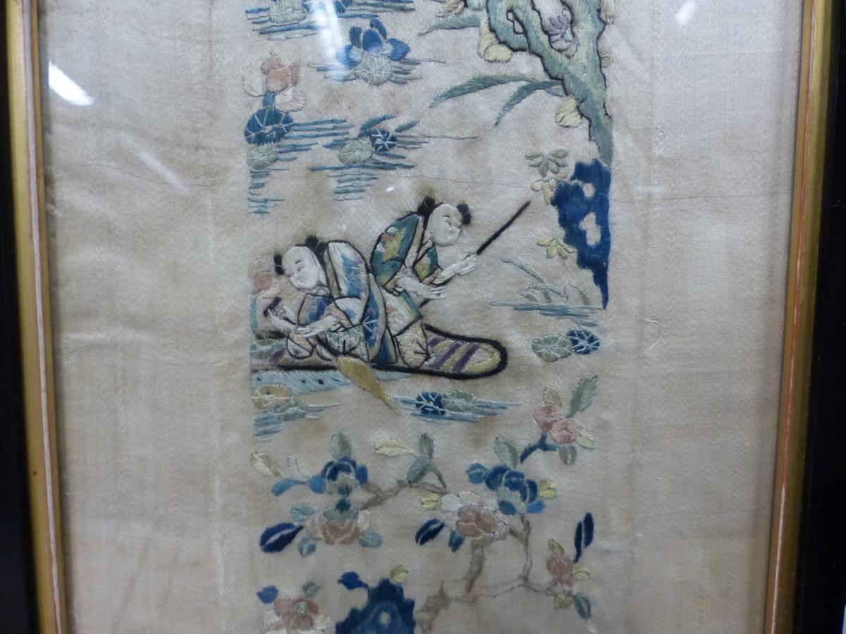 A PAIR OF CHINESE CREAM SILK SLEEVE PANELS EMBROIDERED WITH LADIES AND CHILDREN IN AND ABOUT - Image 15 of 24