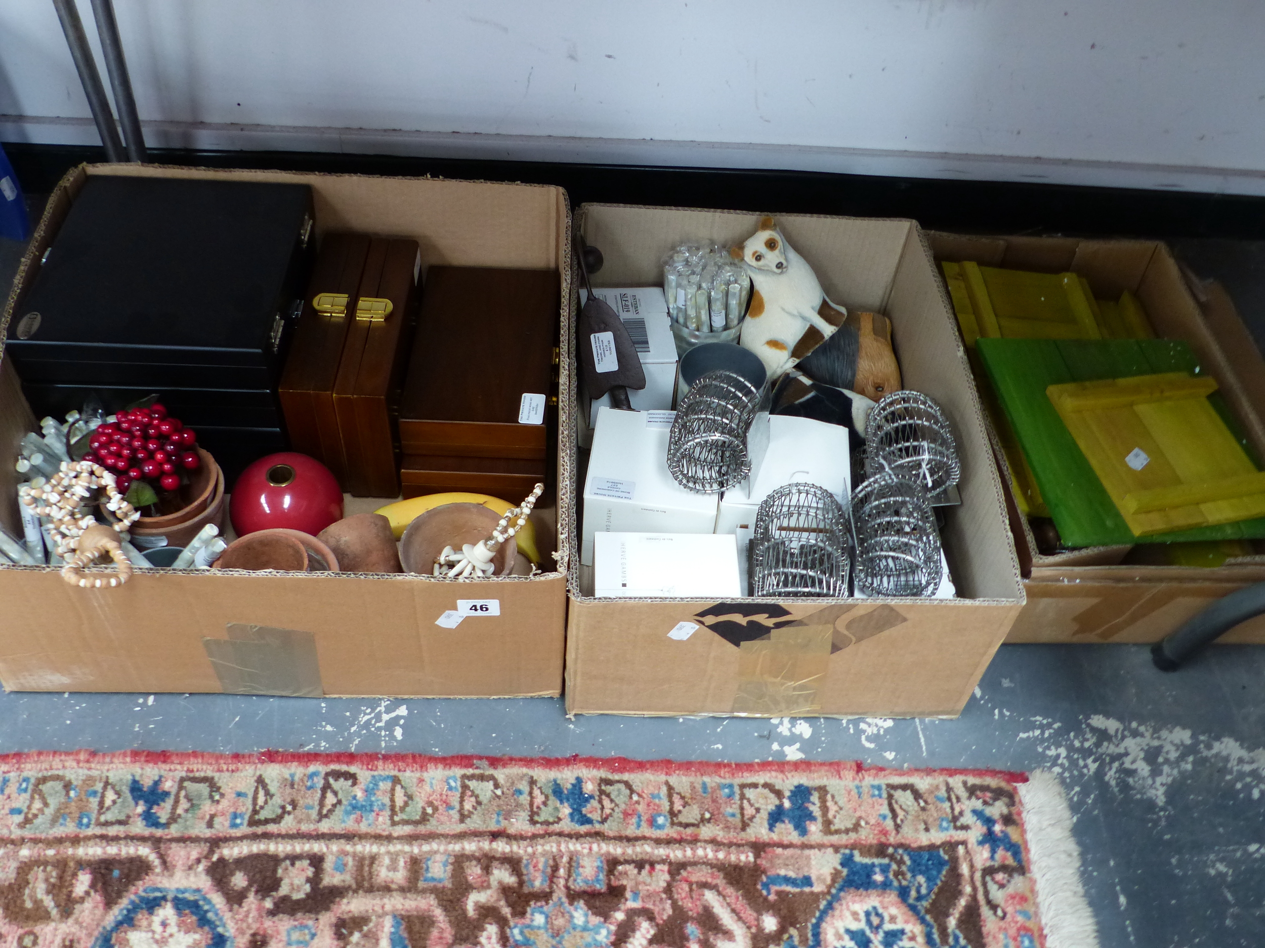 A QUANTITY OF BOXED PRESENTATION COCKTAIL SET ACCESSORIES AND WINE ACCOUTREMENTS, FLOWER