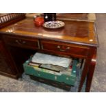 A SATIN WOOD BANDED MAHOGANY DRESSING TABLE, THE BASE WITH TWO