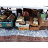A QUANTITY OF VARIOUS COLLECTABLES TO INCLUDE CIGAR BOXES, VARIOUS VINTAGE TINS, METAL WARES, A