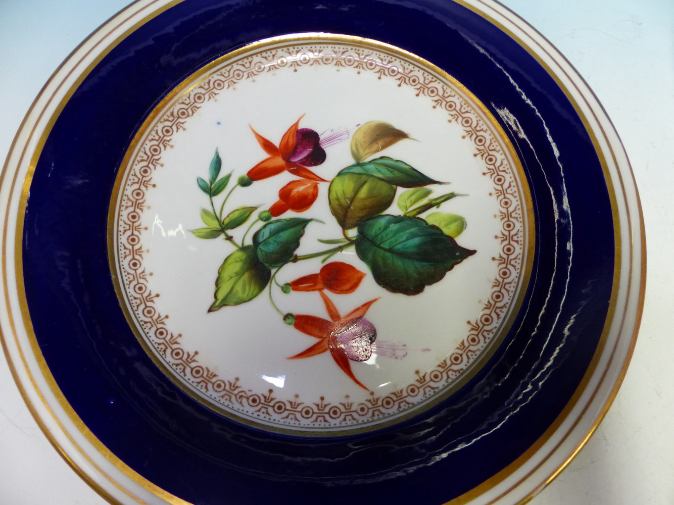 A LATE 19th C. ENGLISH PORCELAIN DESSERT SERVICE, EACH PIECE PRINTED AND PAINTED WITH FLOWERS WITHIN - Image 12 of 18