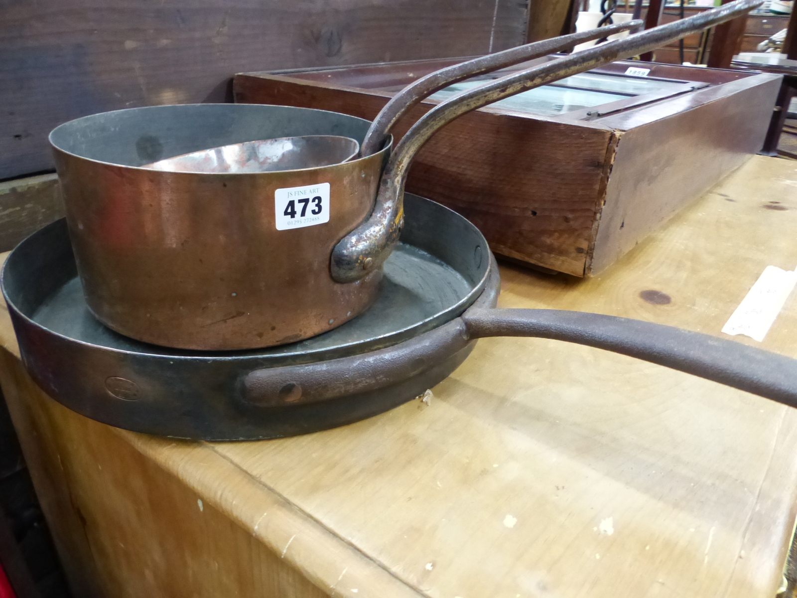 THREE VINTAGE COPPER COOKING PANS.