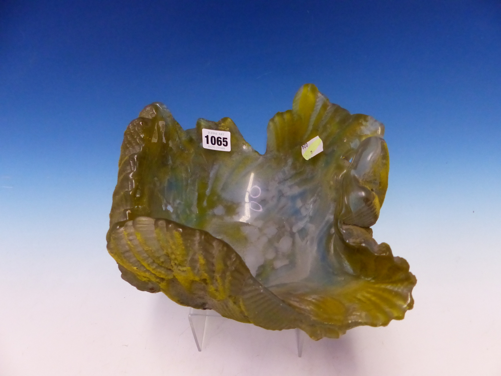 AMANDA BRISBANE (1964-2016), TWO GLASS SCULPTURES, A BOWL OF SHELL FORM TINTED GREEN YELLOW AND BLUE - Image 2 of 6