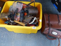 A QUANTITY OF VARIOUS TOOLS AND A HENSELL AND SONS BOWLS