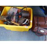 A QUANTITY OF VARIOUS TOOLS AND A HENSELL AND SONS BOWLS