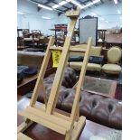 A DALER ROWNEY TABLE TOP ARTISTS EASEL