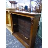 A VICTORIAN MAHOGANY OPEN BOOKCASE WITH THREE ADJUSTABLE SHELVES. W 107 x D 27 x H 109cms.
