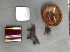 A VINTAGE BENEN TYPE BRASS HORSE, A CHINESE BRASS SEAL, A CARVED AGATE BOWL, AND TWO COMPACTS.