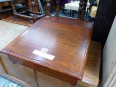 A VICTORIAN MAHOGANY WRITING SLOPE, THE SLOPING LID OPENING ONTO A TWO DRAWER COMPARTMENT WITH INKWE