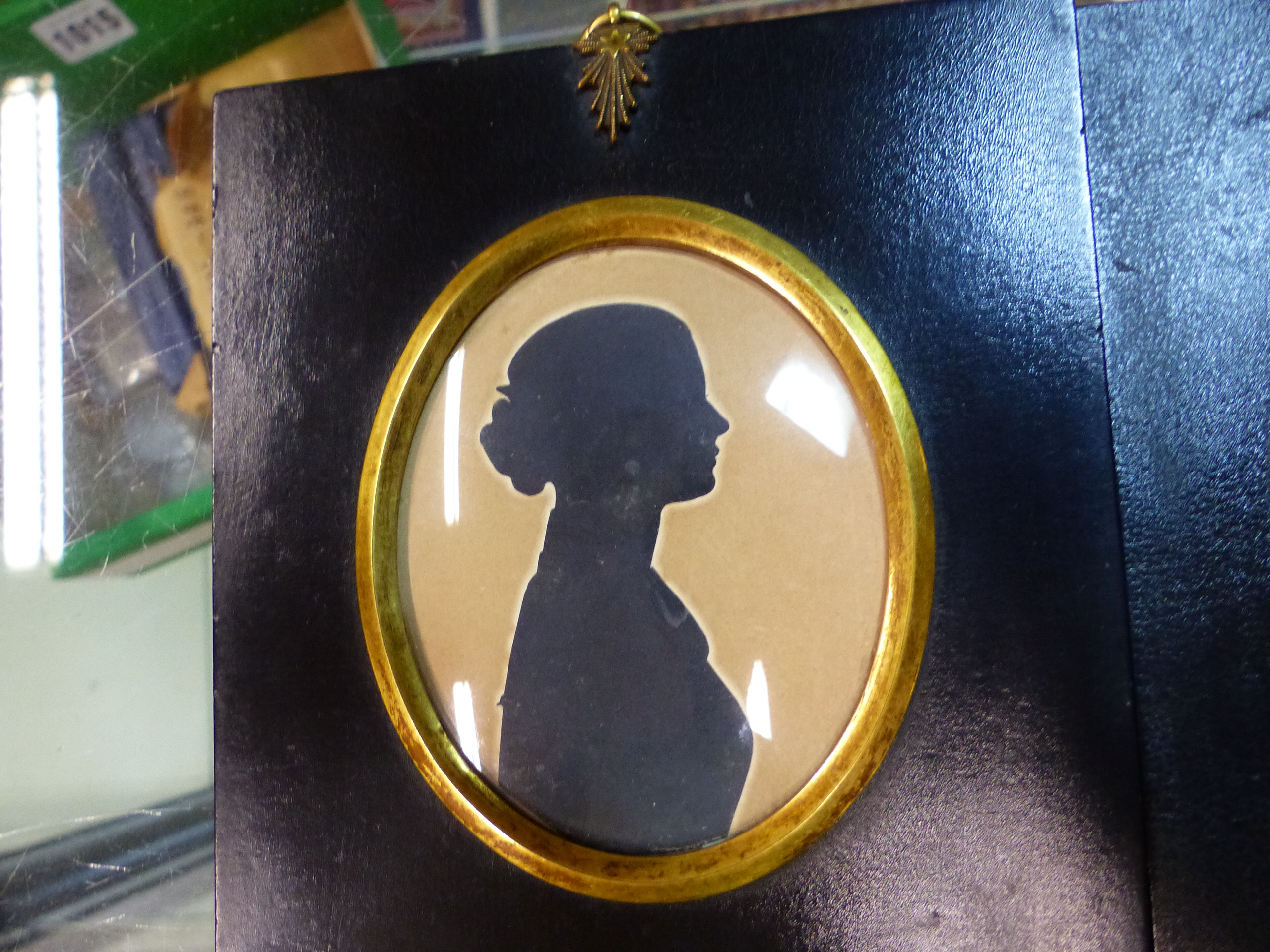 TWO OVAL SILHOUETTESOF A LADY AND OF A GENTLEMAN, THE LATTER WITH GILT DETAILING AND FAINT - Image 3 of 4