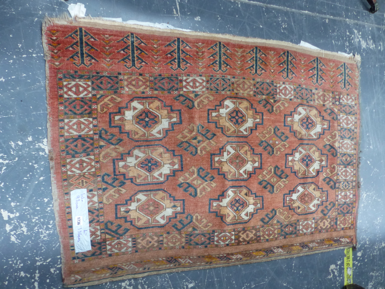 AN ANTIQUE ERSARI BAG FACE 136 x 93cm