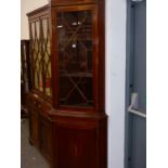 A PAIR OF GOOD QUALITY MAHOGANY AND INLAID CORNER CABINETS.