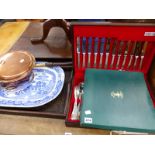 A CROWN STAFFORDSHIRE WINDSOR CASTLE PLATE, A PART CUTLERY SET BY ONEIDA, MEAT PLATTER AND A
