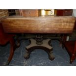 AN EARLY 19TH CENTURY MAHOGANY PEMBROKE TABLE ON A LEAF CARVED COLUMN ENDING IN A PLINTH ABOVE FOU