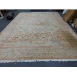 AN UNUSUAL BESPOKE ORIENTAL CARPET OF HERIZ DESIGN, 539 X 378cm