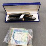 A SMALL COLLECTION OF VINTAGE PENS TO INCLUDE WATERMAN, PIERRE LERINE, SHEAFFER, VINTAGE SUNGLASSES,