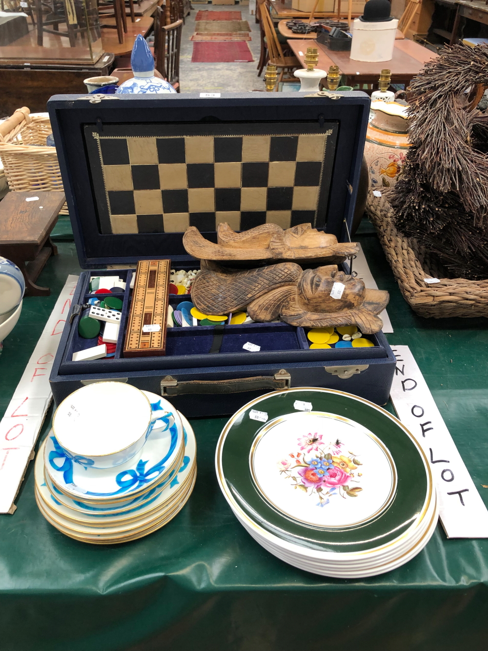 A VINTAGE GAMES COMPENDIUM BY F H AYRES, TOGETHER WITH SPODE PLATES, TWO MASKS,AND MINTON BLUE - Bild 2 aus 53