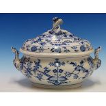 A DECORATED MEISSEN ONION PATTERN SOUP TUREEN AND COVER TOGETHER WITH A BROWN, WESTHEAD AND