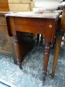 A VICTORIAN MAHOGANY PEMBROKE TABLE, THE ROUNDED RECTANGULAR TOP ON CYLINDRICAL LEGS TAPERING TO BRA