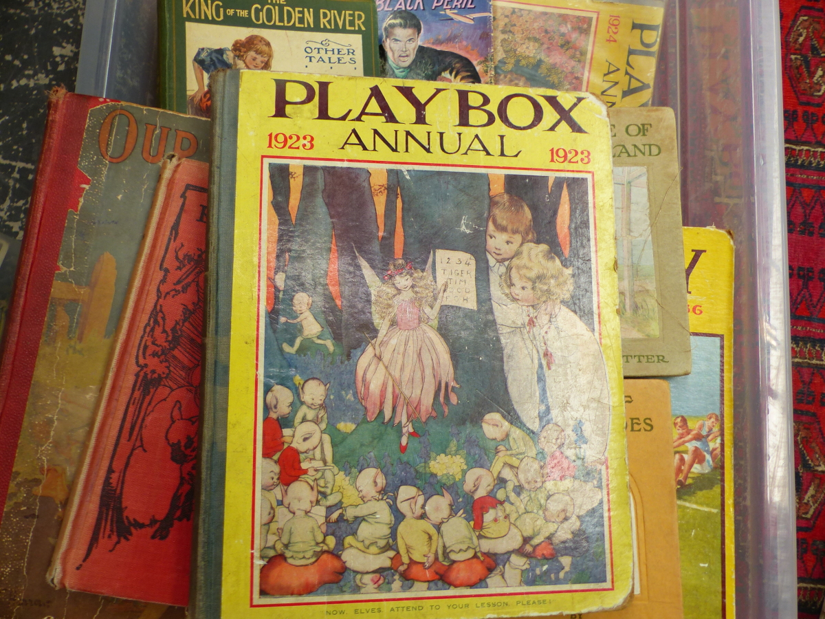 2 BOXES OF VINTAGE CHILDRENS BOOKS - Image 9 of 9