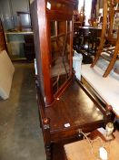 A OAK BARLEY TWIST TEA TROLLEY AND A SMALL MAHOGANY CORNER CABINET