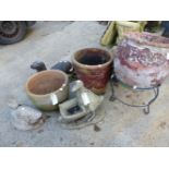 THREE LARGE GARDEN POTS, AN OTTER GARDEN FIGURE AND THREE OTHERS (7).