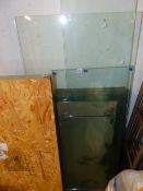 A LARGE COLLECTION OF VARIOUS SIZED PLATE GLASS TABLE TOPS, SHELVES ETC