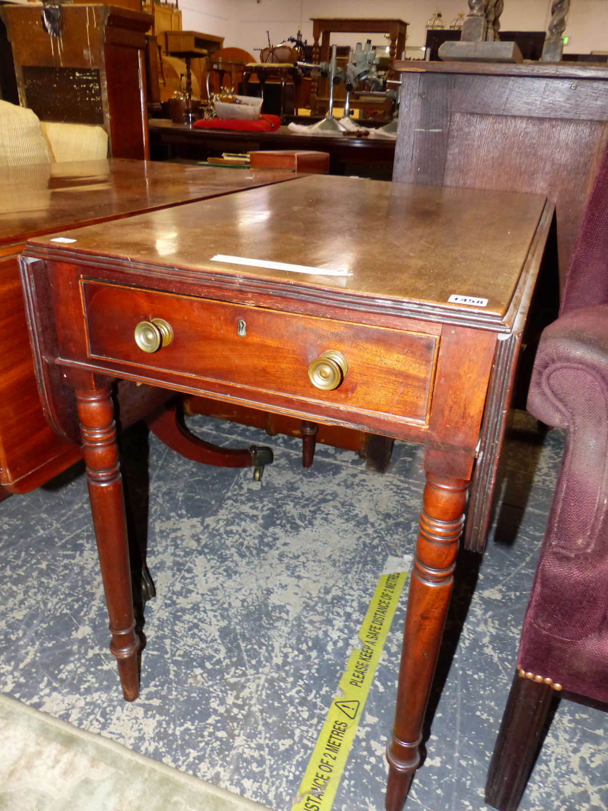 AN EARLY 19TH C. MAHOGANY PEMBROKE TABLE WITH END DRAWER. W 106 X D 87 X H 74CMS. - Image 2 of 2