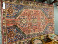 A PERSIAN SHIRAZ RUG, 213 x 145cm