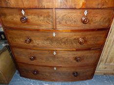 AN EARLY VICTORIAN MAHOGANY BOWFRONT CHEST OF DRAWERS. W 109 X D 54 X H 109CMS.