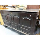 A LARGE OAK COFFER W 145 X D 59 X H 88cm