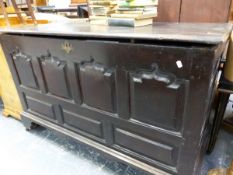 A LARGE OAK COFFER W 145 X D 59 X H 88cm