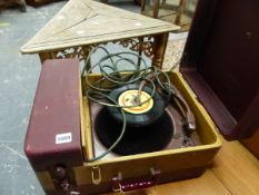 A VINTAGE RECORD PLAYER, WEBCOR FONOGRAF