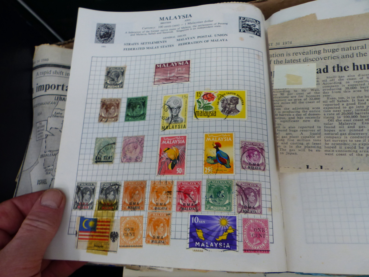 FIVE VARIOUS STAMP ALBUMS. - Image 10 of 14