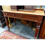 A TWO DRAWER MAHOGANY WRITING TABLE/ DESK W 106 X D 49 X H79 CM