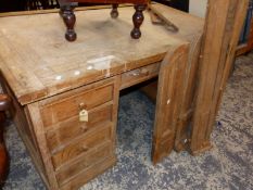 A LARGE ANTIQUE OAK PEDESTAL DESK FOR RESTORATION. L 153 X W 91 X H 77CMS.