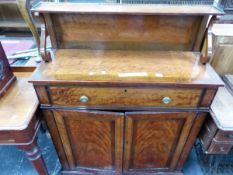 A PLUM PUDDING MAHOGANY SMALL SECRETAIRE CABINET WITH GALLERY SHELF W 93 X 120 X 35 CM