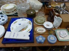 ELECTROPLATE CUTLERY, A SILVER TOAST RACK, VARIOUS POTTERY AND GLASS TO INCLUDE PORTMEIRION AND BLUE