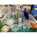 A QUANTITY OF VINTAGE AND LATER CUT GLASS WARES ETC.