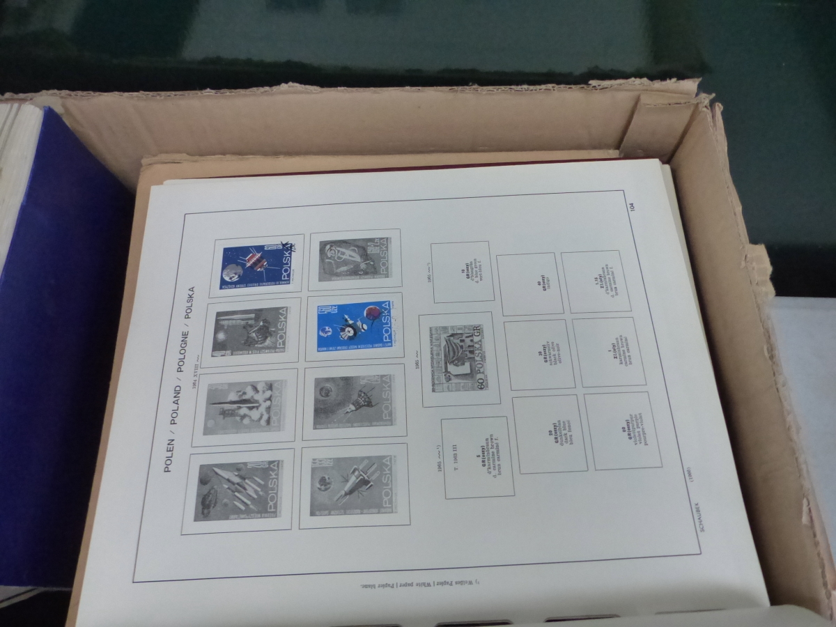 FIVE VARIOUS STAMP ALBUMS. - Image 2 of 14