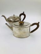 A VICTORIAN SILVER HALLMARKED TEAPOT DATED 1844 LONDON FOR RICHARD SIBLEY II AND SIGNED MAKEPEACE