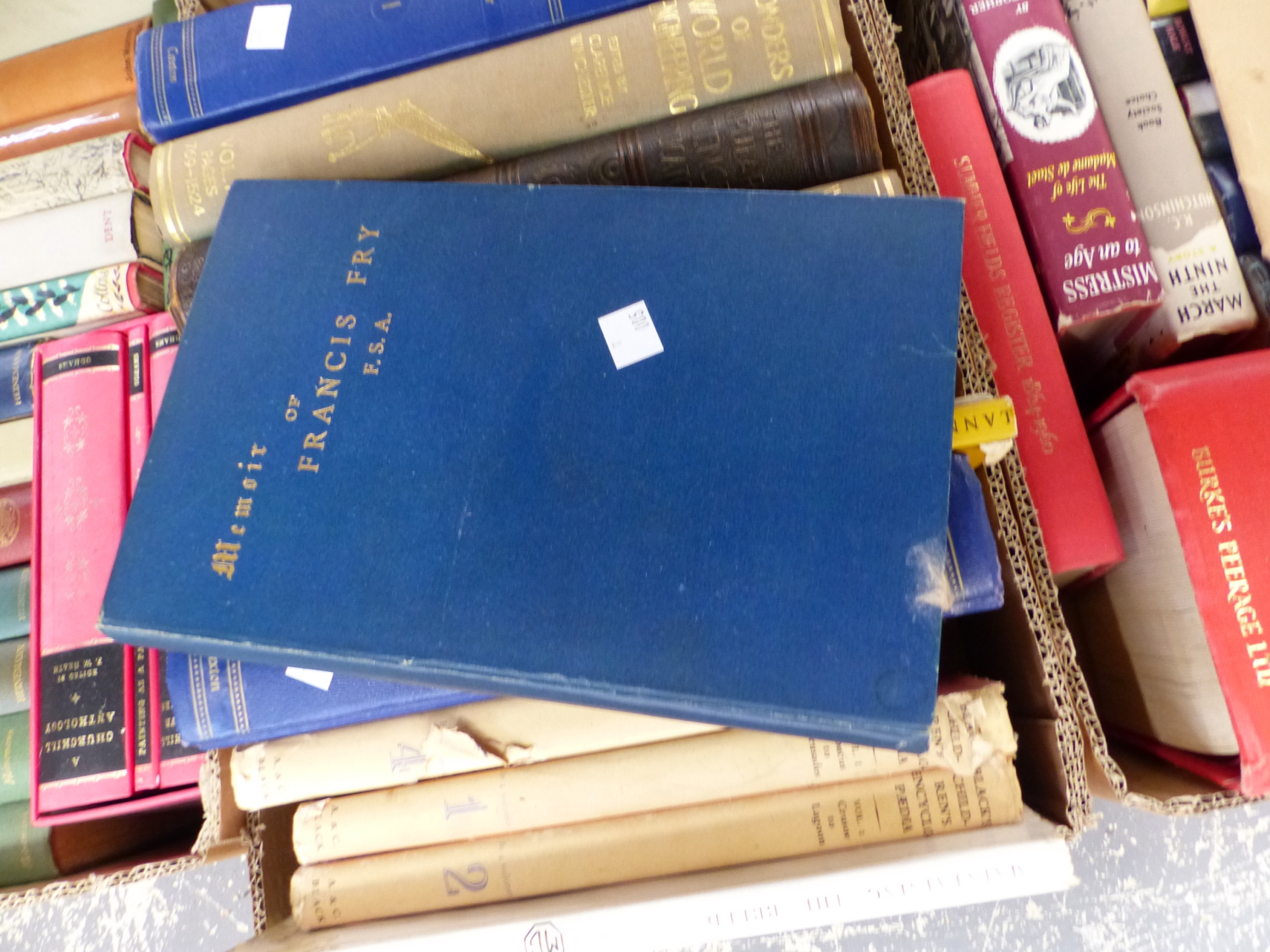 A QUANTITY OF VINTAGE AND ANTIQUE BOOKS TO INCLUDE THE EARLY LIFE OF THOMAS HARDY, POEMS OF - Image 2 of 4