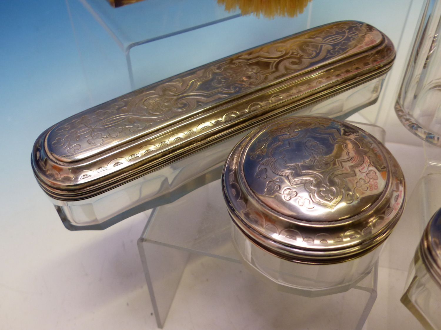 FROM THE ESTATE OF DAME ALICIA MARKOVA, A LATE 19th C. RUSSIAN SILVER EIGHT PIECE DRESSING TABLE - Image 5 of 6