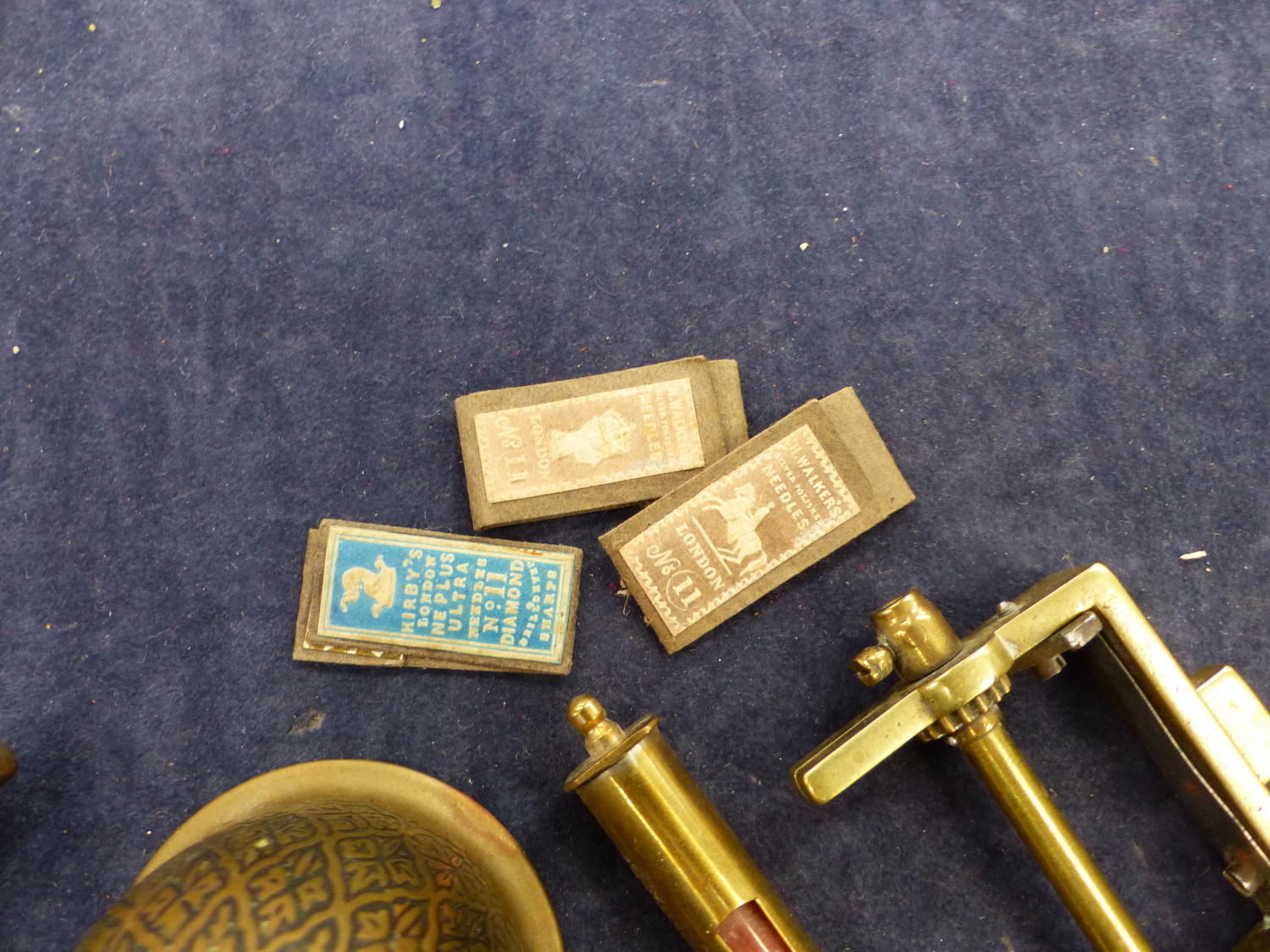 A QUANTITY OF BRASS SEWING ACCOUTREMENTS, WHISTLES, A STAMP PRESS ETC - Image 4 of 5